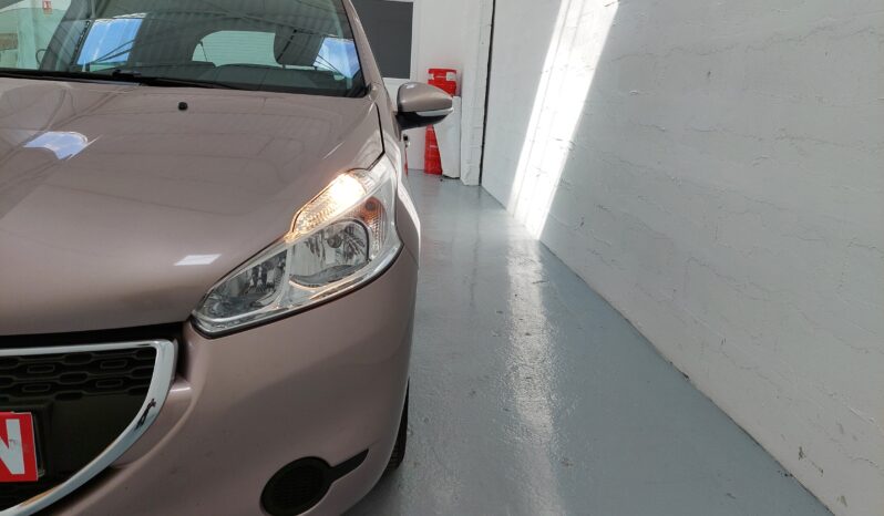 PEUGEOT 208 ALLURE 1.6 HDI 92ch 8V TURBO FAP complet