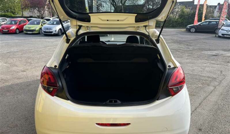 
								Peugeot 208 1.5hdi 100ch FAP full									
