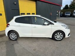 
										Peugeot 208 1.5hdi 100ch FAP full									