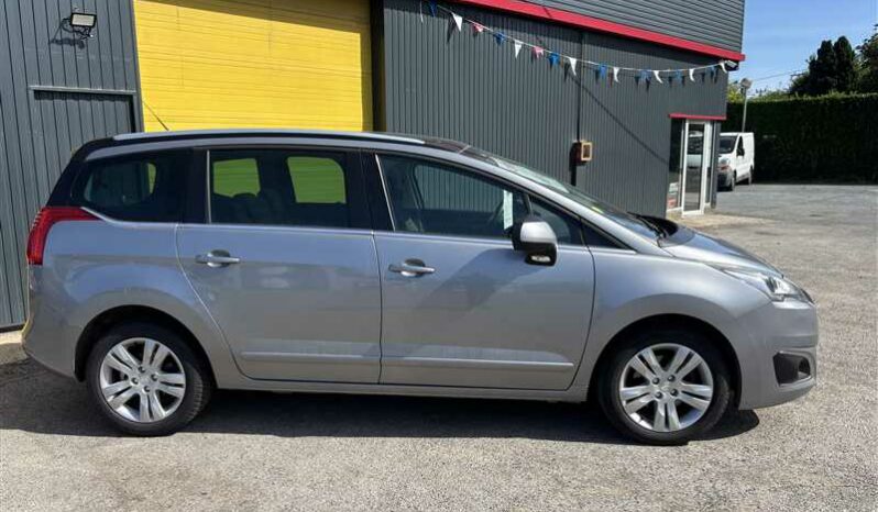 
								Peugeot 5008 ALLURE 1.6BLUEHDI 120ch S&S full									