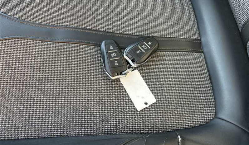 
								Peugeot 5008 II ALLURE 1.5HDI 130ch FAP S&S full									