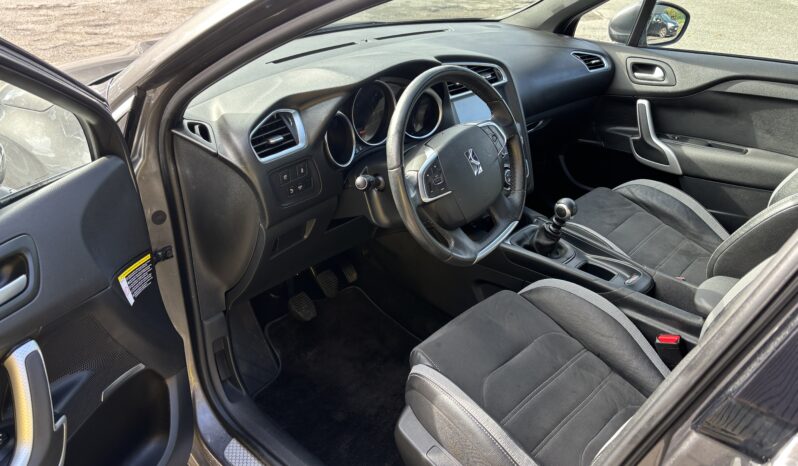 
								DS DS4 SO CHIC 1.6HDI 120ch FAP full									